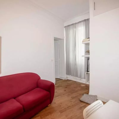 Long-term rental 2-room apartment, 30 m², 18th arrondissement, Paris, France