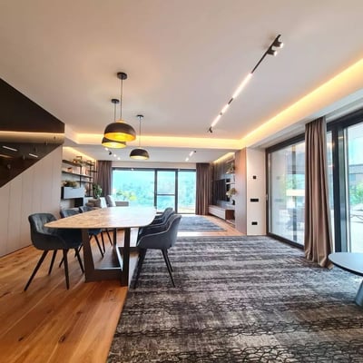 Langzeitmiete eines Duplex mit 3 Schlafzimmern, Brașov, Rumänien