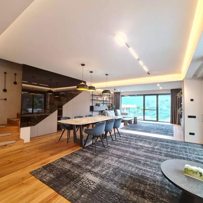 Langzeitmiete eines Duplex mit 3 Schlafzimmern, Brașov, Rumänien