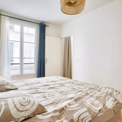 Long-term rental of a 2-room apartment, 54 m², Paris, France