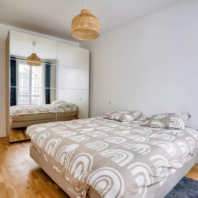 Long-term rental of a 2-room apartment, 54 m², Paris, France