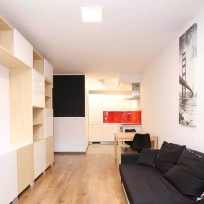 Langzeitmiete einer 2-Zimmer-Wohnung, 43 m², im Stadtteil Przedmieście Oławskie, Breslau, Polen