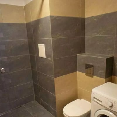 Location longue durée d’un appartement 2 pièces, 43 m², dans le quartier Przedmieście Oławskie, Wrocław, Pologne