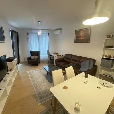 Langzeitmiete einer 52 m² großen Zweizimmerwohnung in Belgrad, Serbien