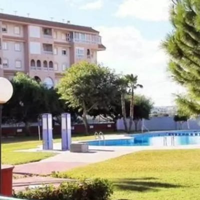 Langzeitmiete einer Wohnung mit 2 Schlafzimmern 65 m² in Torrevieja, Spanien