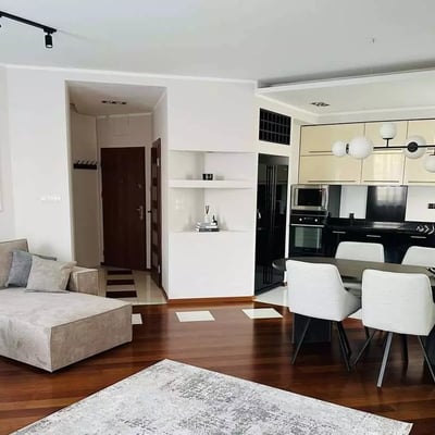 Langzeitmiete einer 3-Zimmer-Wohnung mit 78 m² in Warschau, Polen