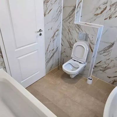 Alquiler a largo plazo de apartamento de 3 habitaciones 75 m² en Faleza Nord, Constanza, Rumanía