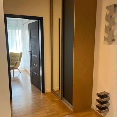 Langzeitmiete einer 2-Zimmer-Wohnung mit 53 m² in Grzegórzki, Krakau, Polen