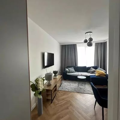 Langzeitmiete einer 3-Zimmer-Wohnung mit 61 m² in Górka Narodowa, Krakau, Polen