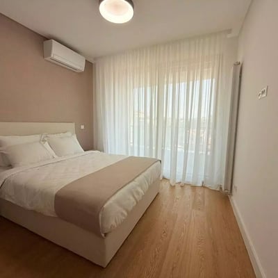 Location longue durée d’un appartement 4 pièces de 140 m², Vračar, Belgrade, Serbie
