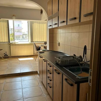 Long-term rental of 3-room apartment 75 m², Constanța, Romania