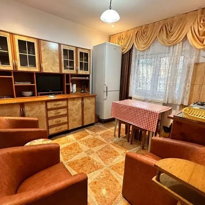 Long-term rental of 3-room house 100 m² in Stadionul Farul / Faleza Nord, Constanța, Romania