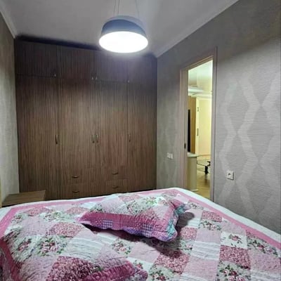 Alquiler a largo plazo de apartamento de 3 habitaciones 80 m², Batumi, Georgia