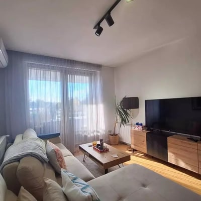 Location longue durée d’un appartement 3 pièces de 65 m² à Nouveau Belgrade, Serbie
