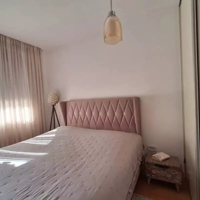 Langzeitmiete einer 3-Zimmer-Wohnung mit 65 m² in Neu-Belgrad, Serbien