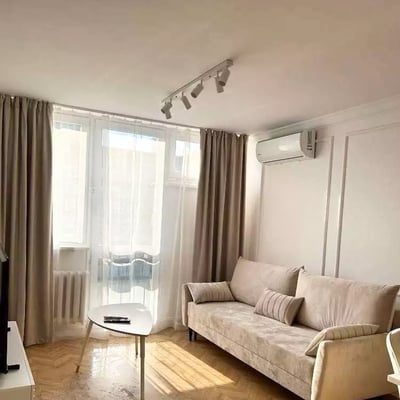 Langzeitmiete einer 3-Zimmer-Wohnung mit 51 m² in Wola, Warschau, Polen