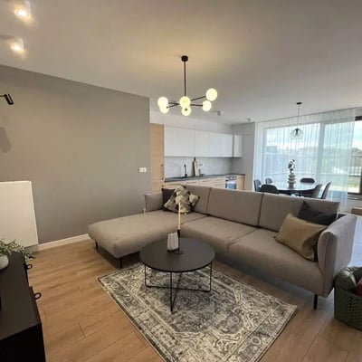 Langzeitmiete einer 4-Zimmer-Wohnung mit 98 m² in Krakau, Polen