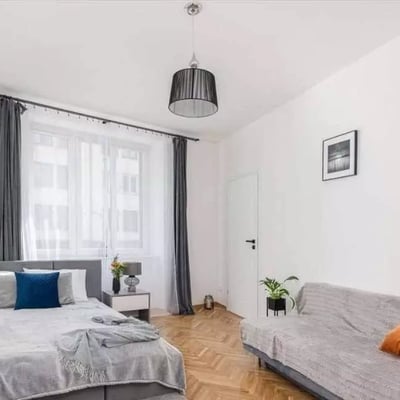 Langzeitmiete einer 2-Zimmer-Wohnung mit 44 m² im Zentrum von Krakau, Polen