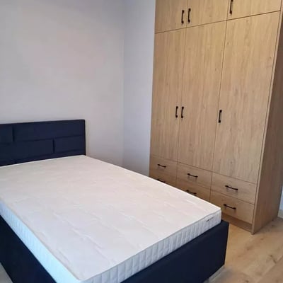 Длительная аренда 4-комнатной квартиры 78 м² в районе Śródmieście, Краков, Польша