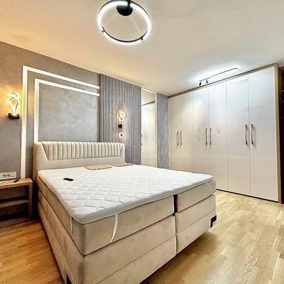 Alquiler a largo plazo de apartamento de 2 habitaciones en el centro de Brașov, Rumanía