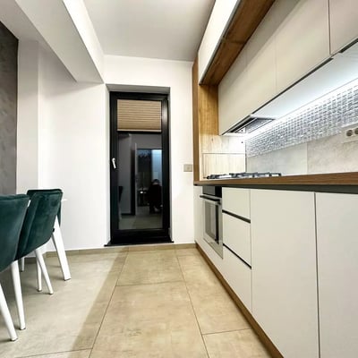 Location longue durée d’un appartement 2 pièces au centre de Brașov, Roumanie