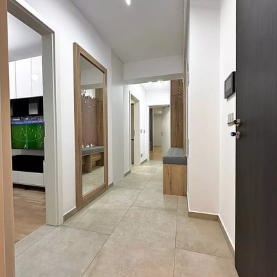 Alquiler a largo plazo de apartamento de 2 habitaciones en el centro de Brașov, Rumanía