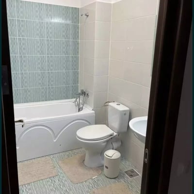 Langzeitmiete einer 2-Zimmer-Wohnung mit 60 m² in Constanța, Rumänien