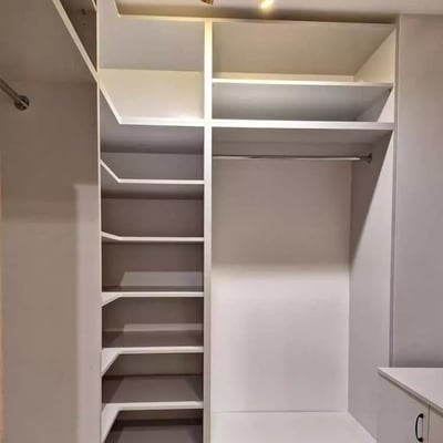 Location longue durée d’un appartement 4 pièces de 78 m² au centre de Cracovie, Pologne