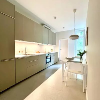 Langzeitmiete einer 3-Zimmer-Wohnung mit 102 m² in Stare Miasto, Krakau, Polen