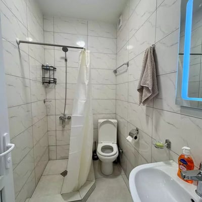 Alquiler a largo plazo de apartamento 1+1 de 48 m² en Batumi, Georgia