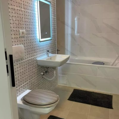 Alquiler a largo plazo de apartamento de 2 habitaciones, 46 m², Constanza, Rumanía