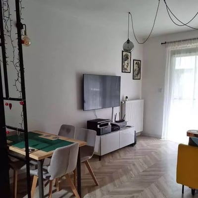 Langfristige Vermietung einer 40 m² großen Wohnung im Stadtteil Kępa Mieszczańska, Breslau, Polen