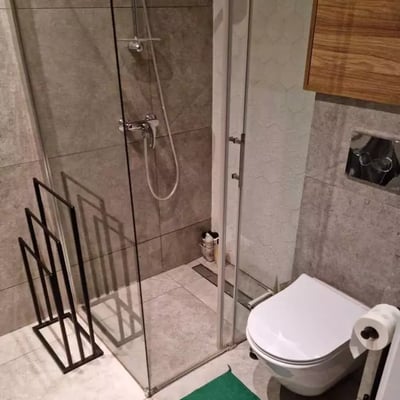 Location longue durée d’un appartement de 40 m² dans le quartier Kępa Mieszczańska, Wrocław, Pologne