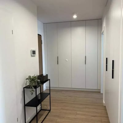 Langzeitmiete einer 4-Zimmer-Wohnung mit 98 m² in Krakau, Polen