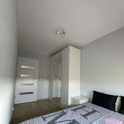 Location longue durée d’un appartement 2 pièces 32 m², quartier Jagodno, Wrocław, Pologne
