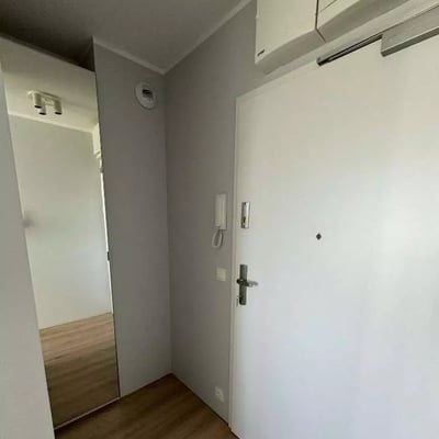 Location longue durée d’un appartement 2 pièces 32 m², quartier Jagodno, Wrocław, Pologne