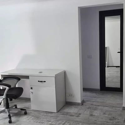 Long-term rental of 2-room apartment 55 m², Faleza Sud, Constanța, Romania