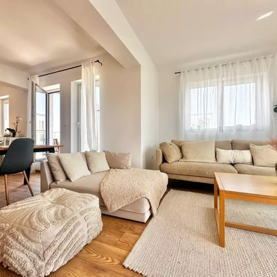 Alquiler a largo plazo de un ático de 3 ambientes en Brașov, Rumania