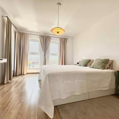 Alquiler a largo plazo de un ático de 3 ambientes en Brașov, Rumania