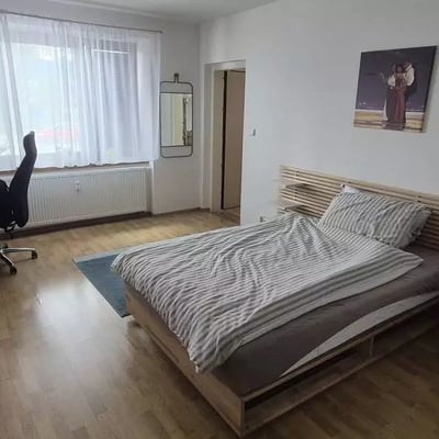 Langfristige Miete einer 4-Zimmer-Wohnung 100 m² in Bratislava, Slowakei