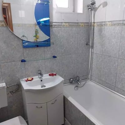 Langfristige Miete einer 2-Zimmer-Wohnung 65 m² in Tomis Nord, Constanța, Rumänien