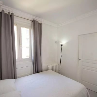 Long-term rent of 2-room apartment 33 m² in 15th arrondissement, Paris, France