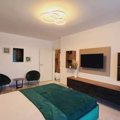 Alquiler a largo plazo de piso de 1 habitación en el barrio Tractoru, Brașov, Rumanía