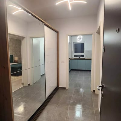 Location longue durée d’un appartement 1 pièce dans le quartier Tractoru, Brașov, Roumanie