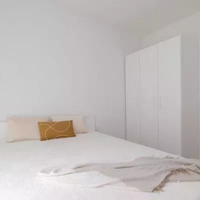 Langzeitmiete: 2-Zimmer-Wohnung 42 m² im Stadtteil Mokotów, Warschau, Polen