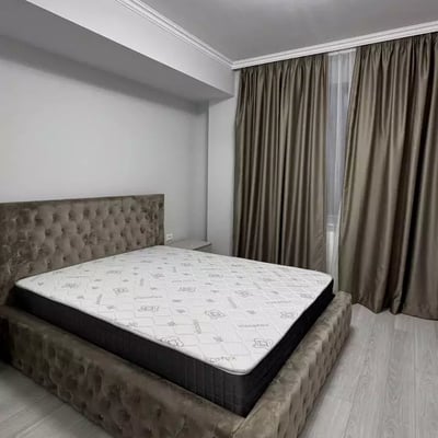 Alquiler a largo plazo de piso de 2 habitaciones 55 m² en el barrio Inel 1, Constanța, Rumanía