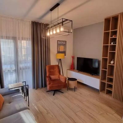 Alquiler a largo plazo: apartamento con 2 dormitorios 100 m² en el centro, Varna, Bulgaria