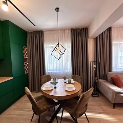 Alquiler a largo plazo: apartamento con 2 dormitorios 100 m² en el centro, Varna, Bulgaria