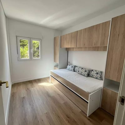 Langzeitmiete: Wohnung mit 3 Schlafzimmern in Alicante, Spanien