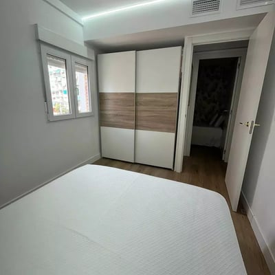 Langzeitmiete: Wohnung mit 3 Schlafzimmern in Alicante, Spanien